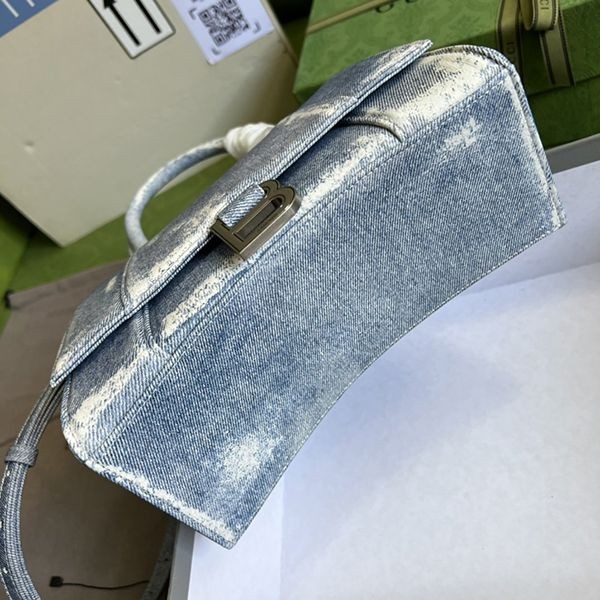 【日本未発売】バレンシアガ Hourglass スモールハンドバッグ コピー 5935462104W9064通販
