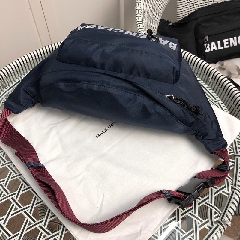 世界中で大人気♪バレンシアガ ボディバッグ コピー/ベルトバッグ/WHEEL BELTPACK メンズ baa69095N級品