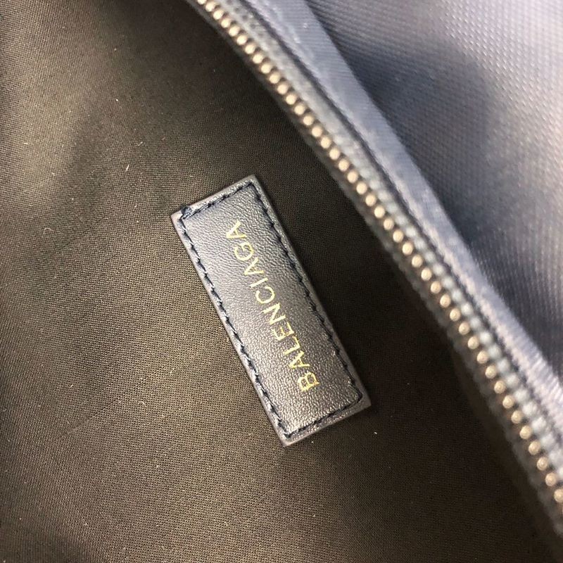 世界中で大人気♪バレンシアガ ボディバッグ コピー/ベルトバッグ/WHEEL BELTPACK メンズ baa69095品質保証