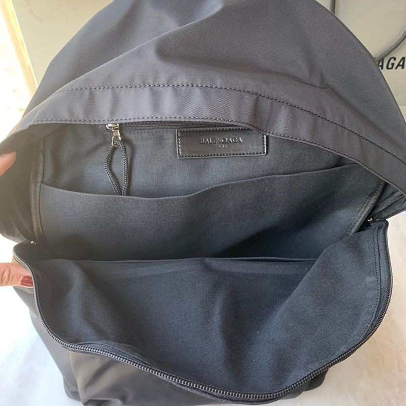 バレンシアガ バックパック/リュックサック スーパーコピー/EXPLORER BACKPACK メンズ 2021年秋冬新作 bab30857N級品