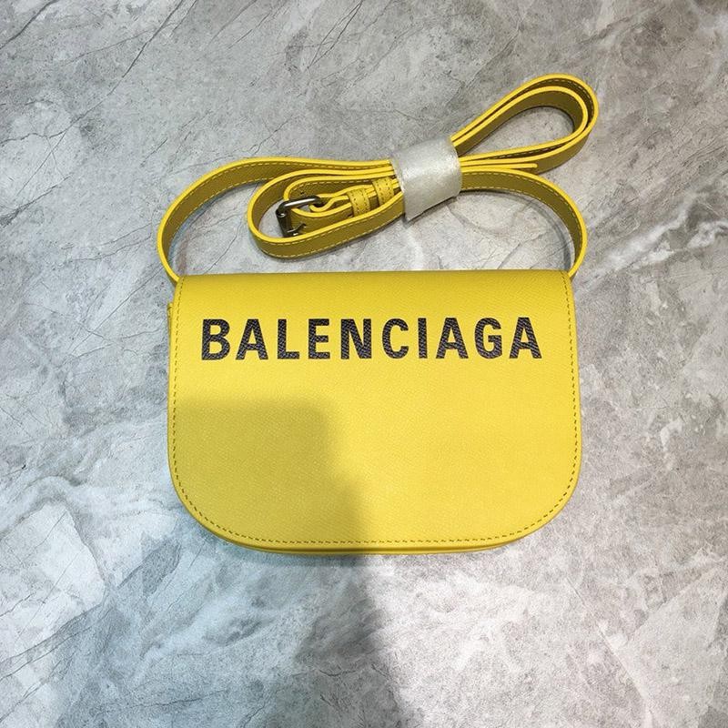 大人気！新色☆希少 バレンシアガ ショルダーバッグ コピーカメラバッグ bag83787