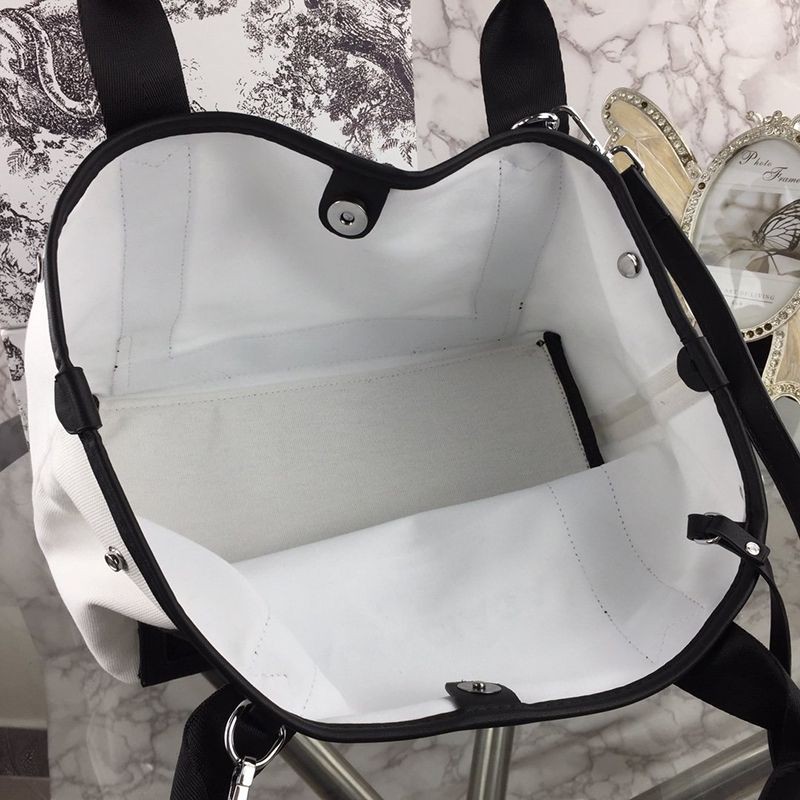 人気No1バレンシアガ ネイビーカバス 偽物 S トート ホワイト×ブラック bak23333代引きを販売
