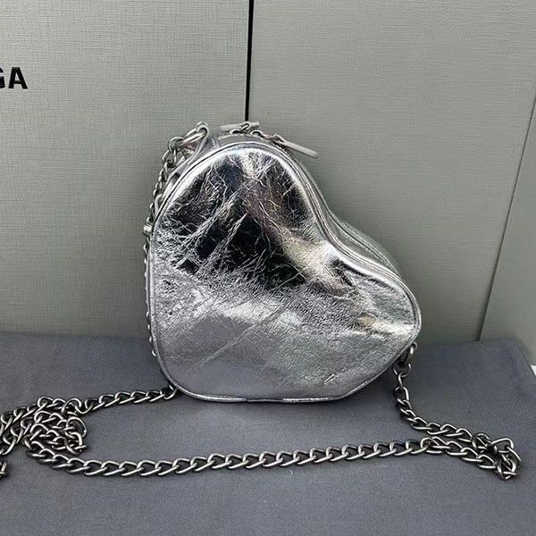 【大特価】バレンシアガ Le Cagole ハート ブランド偽物 ショルダーバッグ ban92213通販