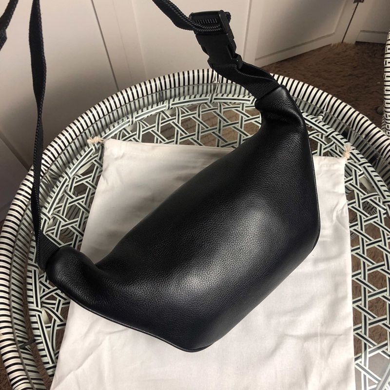 送料込バレンシアガ 偽物 ウエストポーチ/ベルトバッグ/エクスプローラー ベルトパック bas17983高い品質