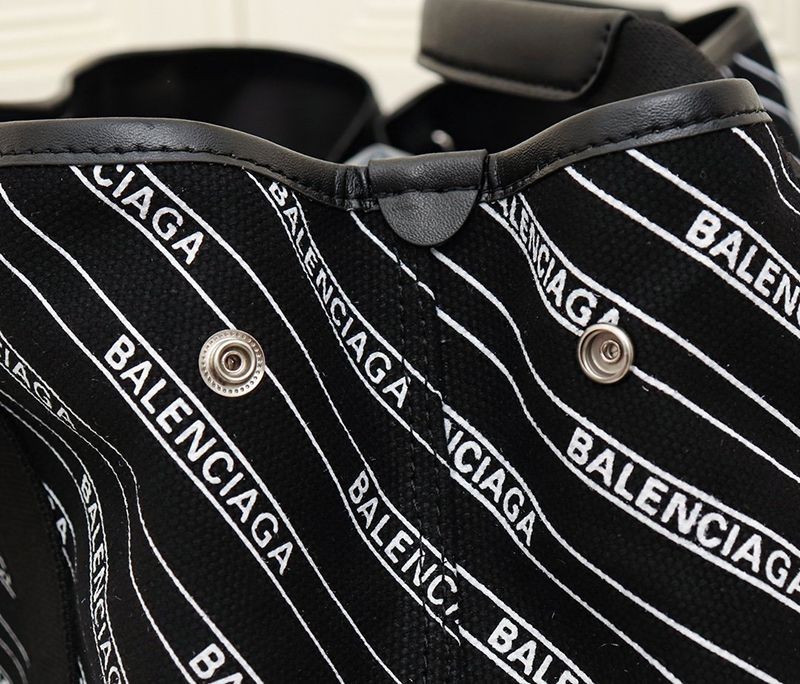 目を惹くカラーバレンシアガ トートバッグ コピー/NAVY CABAS M ネイビーカバス baz93979N級品