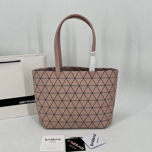 プレゼント最適BAOBAO ISSEY 偽物 MIYAKE カルトン メタリック バッグ baa55953