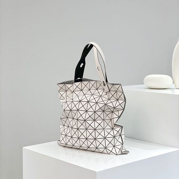 すぐ届 BAOBAO ISSEY MIYAKE 偽物クロスボディバック bac26241激安送料無料