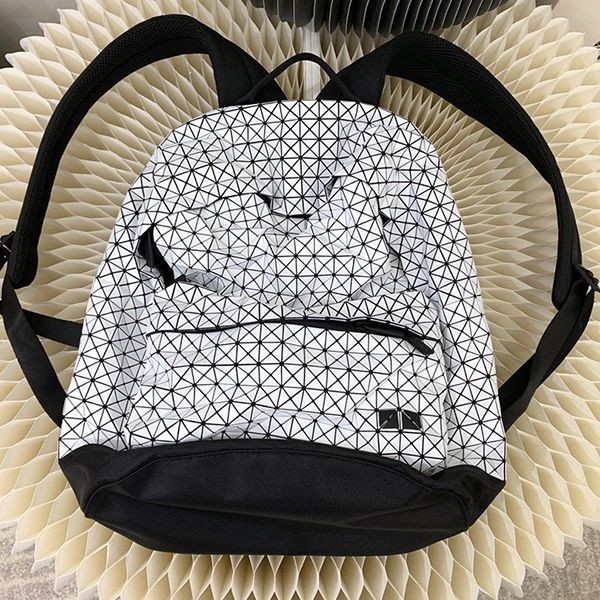 争奪戦バオバオイッセイミヤケ バックパック 2size コピー bak81407激安送料無料