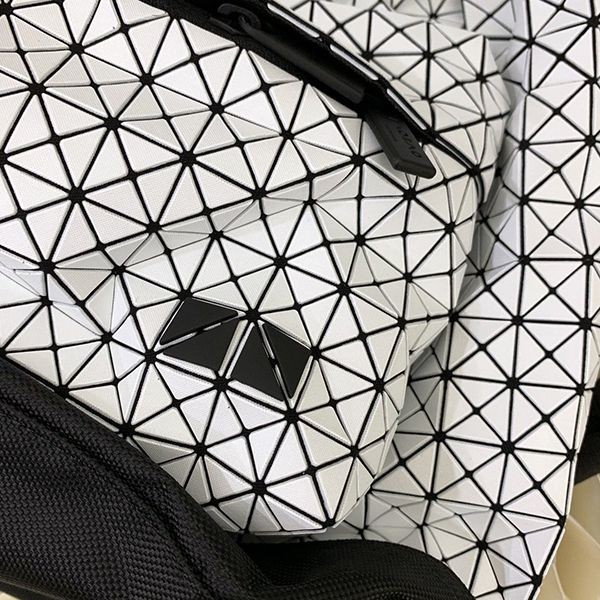 争奪戦バオバオイッセイミヤケ バックパック 2size コピー bak81407高い品質