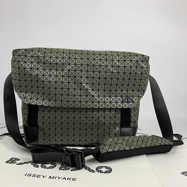 追跡付き 安いバオバオイッセイミヤケ ショルダーバッグ 偽物 bam91761通販