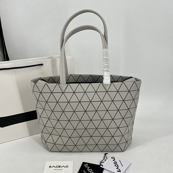 高品質BAOBAO ISSEY 偽物 MIYAKE カルトン メタリック バッグ bap13538激安送料無料