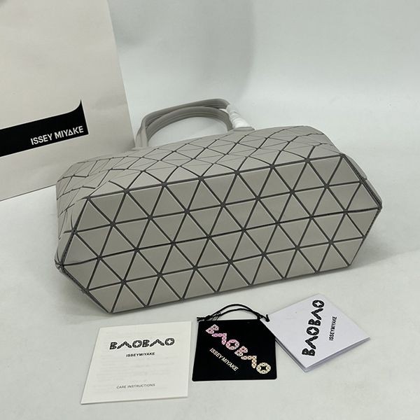 高品質BAOBAO ISSEY 偽物 MIYAKE カルトン メタリック バッグ bap13538高い品質