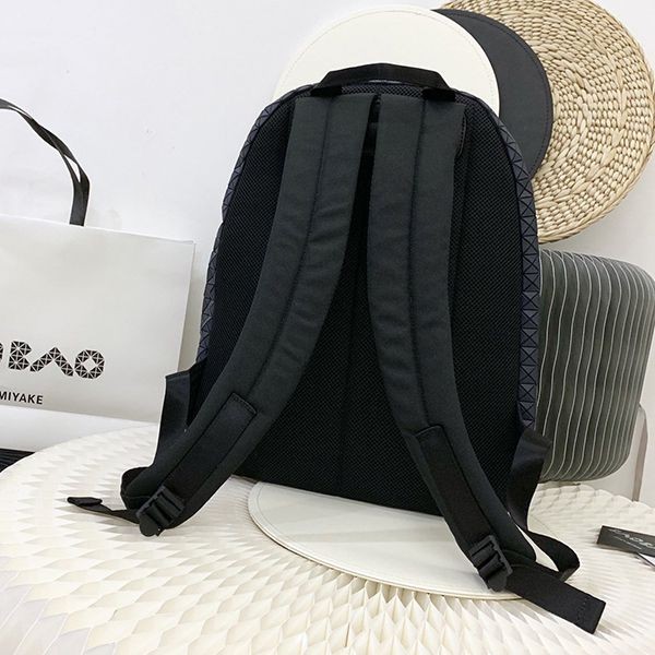 一目惚れ♪バオバオイッセイミヤケ バックパック 2size コピー bau83132激安送料無料