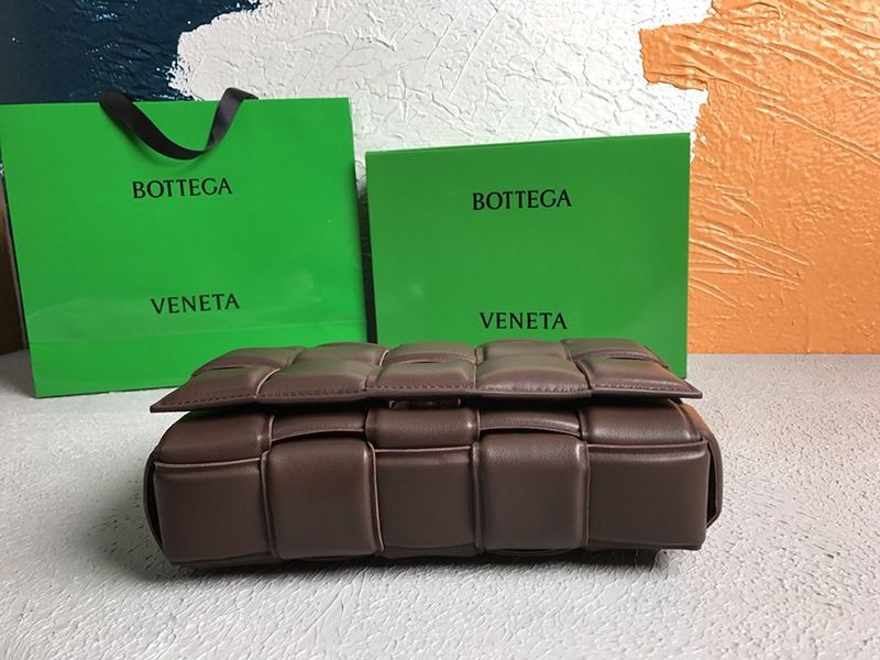 欲しい♡超限定♪ボッテガヴェネタ パデットカセット コピー ショルダーバッグ グレープ 591970VCQR15010最高級