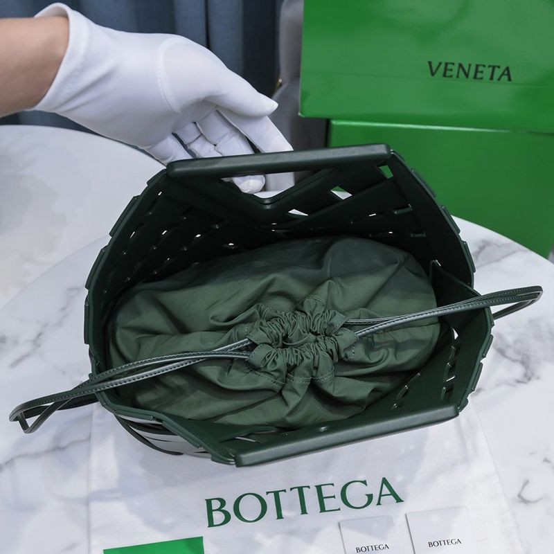 人気急上昇ボッテガヴェネタ ポイント 偽物 トップハンドルバスケット ミディアムバッグ★レインツリー 658697V0EO13035最高級