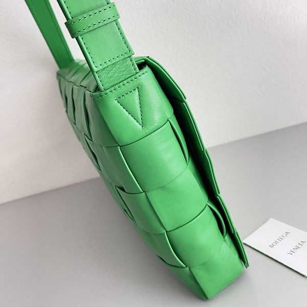 超希少！ボッテガ ヴェネタ コピー カセット クロスボディマキシバッグ 691407VCQ718803激安送料無料