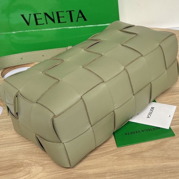 完売必至ボッテガ ヴェネタ ブリック カセット ショルダーバッグ 偽物 709360VMAY12916高い品質