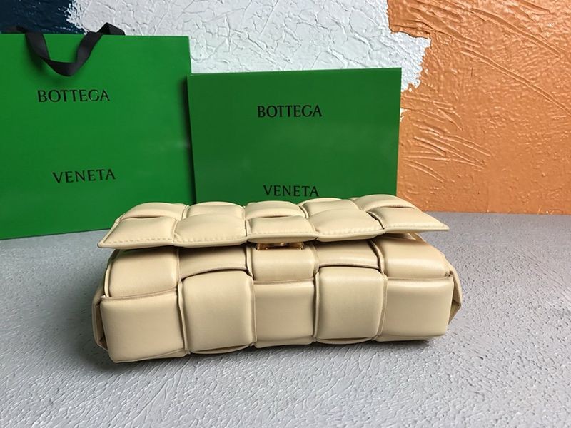 希少色ボッテガヴェネタ パデッド カセット 偽物 レザー製クロスボディバッグ boa26783最高級