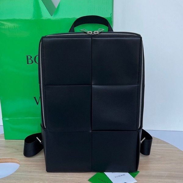 大人気!!新色ボッテガ ヴェネタ ザ・アルコ バックパック イントレチャート コピー boa40539