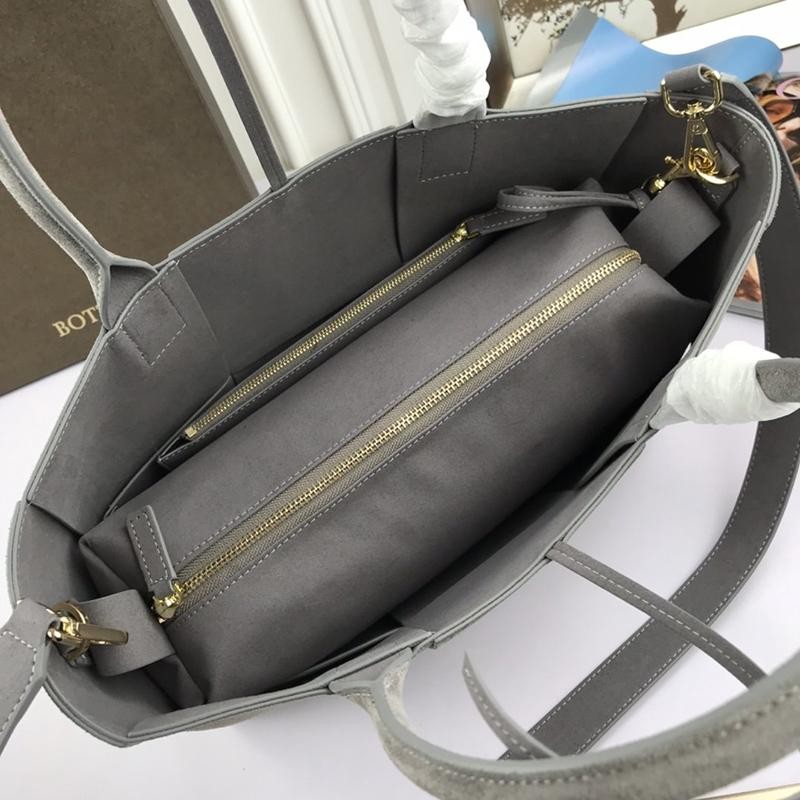 一目惚れ♪ボッテガヴェネタ ザアルコ トート 偽物 ダークグレー カーフレザー boa70266N級品