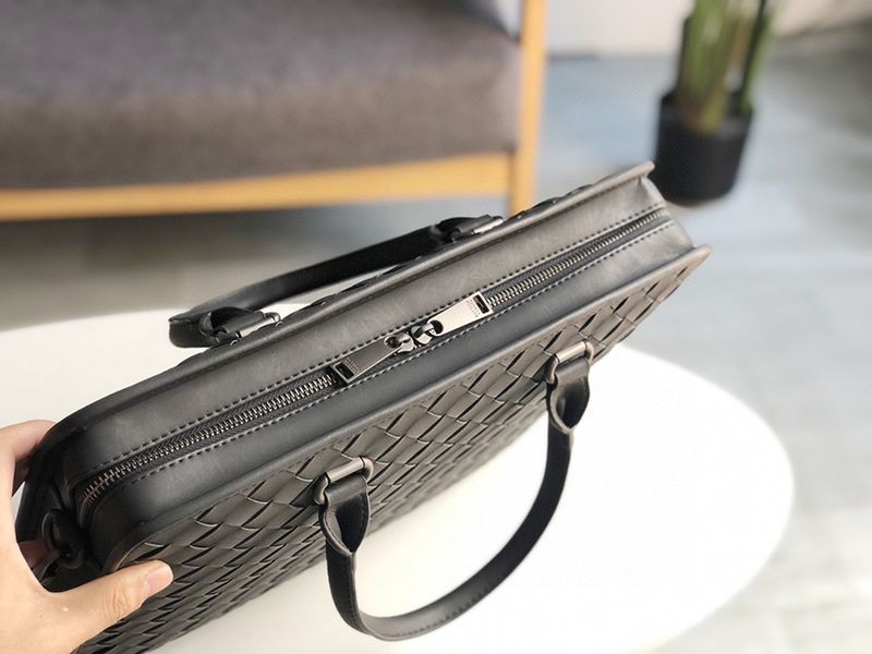 日本未入荷ボッテガヴェネタ イントレチャートレザー ブリーフケース コピー 2WAY bob37937最高級