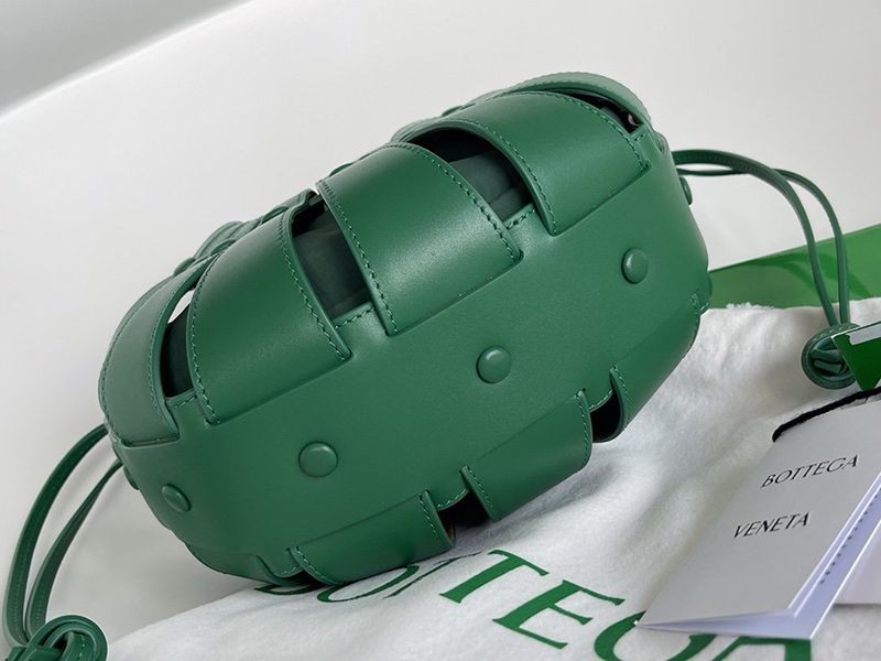 人気No1ボッテガヴェネタ 偽物 シェル スモールトートバッグ boc57117N級品