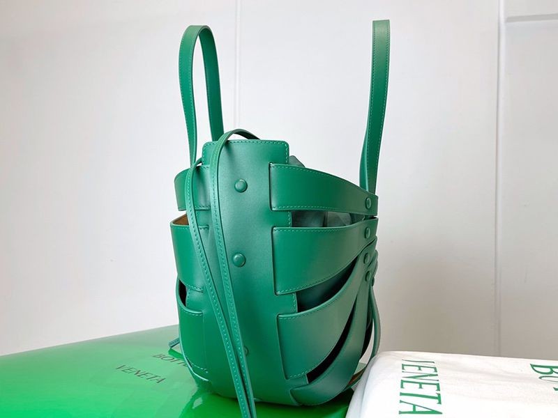 入手困難ボッテガヴェネタ コピー シェル ミディアムトートバッグ boe30660激安送料無料