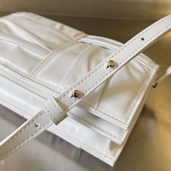 定番 ボッテガヴェネタ カセット ミニ クロスボディバッグ boe32941N級品