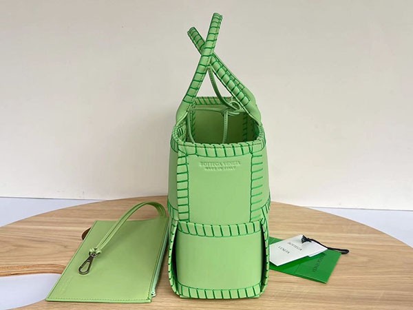 世界中で大人気♪【ボッテガヴェネタ】アルコ トート 偽物 ARCO TOTE boi18978通販