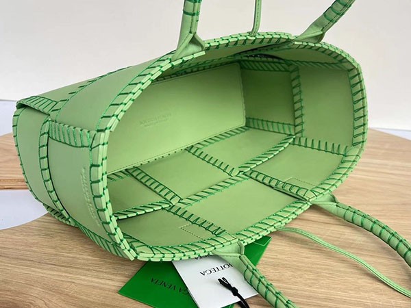 世界中で大人気♪【ボッテガヴェネタ】アルコ トート 偽物 ARCO TOTE boi18978最高級