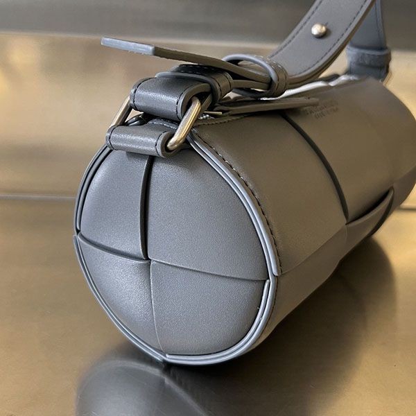 ☆超人気☆ ボッテガヴェネタ カーフレザークロスボディバッグ激安 コピー boj45322激安送料無料