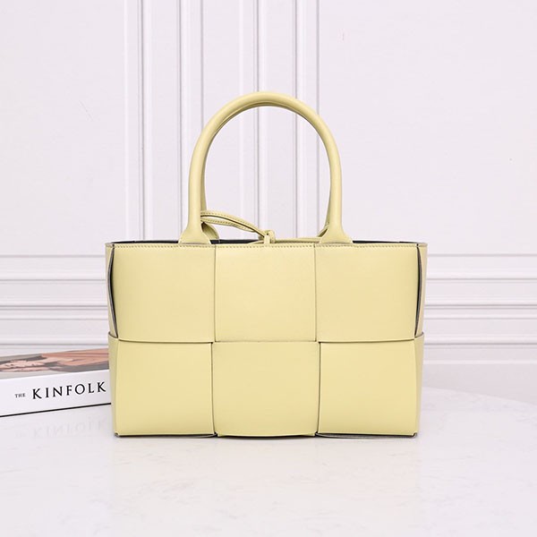 目を惹くカラー ボッテガヴェネタ アルコ トートスーパーコピーARCO TOTE bol03255通販