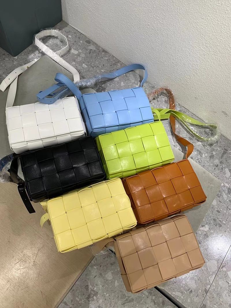 日本未入荷ボッテガヴェネタ カセット コピー クロスボディバッグ bol90713品質保証