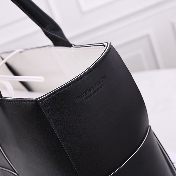 希少色【ボッテガヴェネタ】アルコ トート偽物 ARCO TOTE bot37878最高級