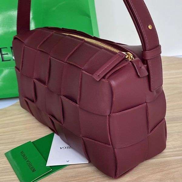 超希少！ボッテガ ヴェネタ ブリック カセット ショルダーバッグ 偽物 bot65604通販