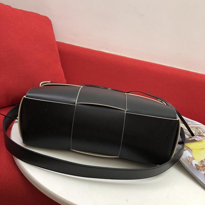 実物写真ボッテガヴェネタ ザアルコ トート スーパーコピー ブラック/ホワイト bot89432代引きを販売