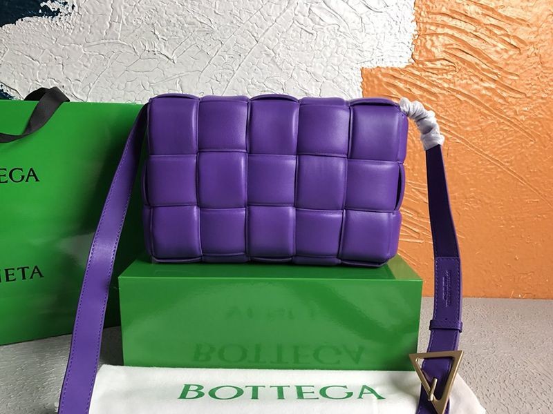 ☆超人気☆ボッテガヴェネタ パデッドカセット コピー ショルダーバッグ ロイヤルパープル bov03999激安送料無料