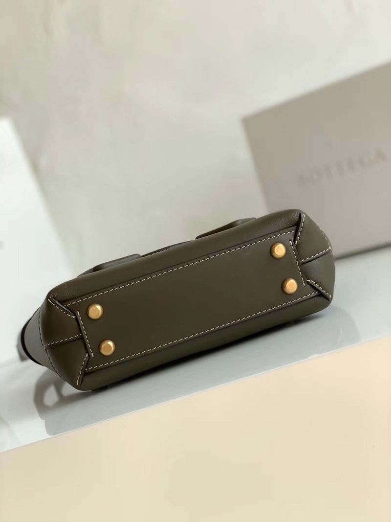 ☆超人気☆ボッテガヴェネタ 偽物 ザアルコ トップハンドルミニバッグ bow44417品質保証