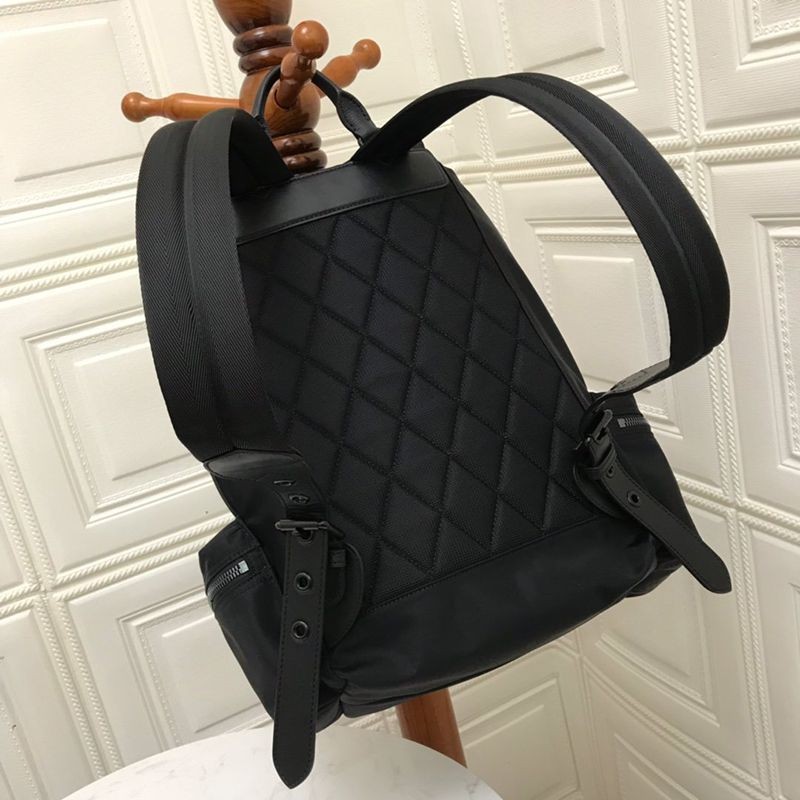 可愛いバーバリー プローサム チェーン バックパック 偽物 4073892高い品質