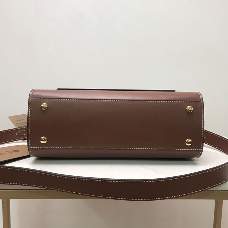 ★日本!!人気！バーバリー コピー スモール トップステッチレザー ポケットトート 80367451人気