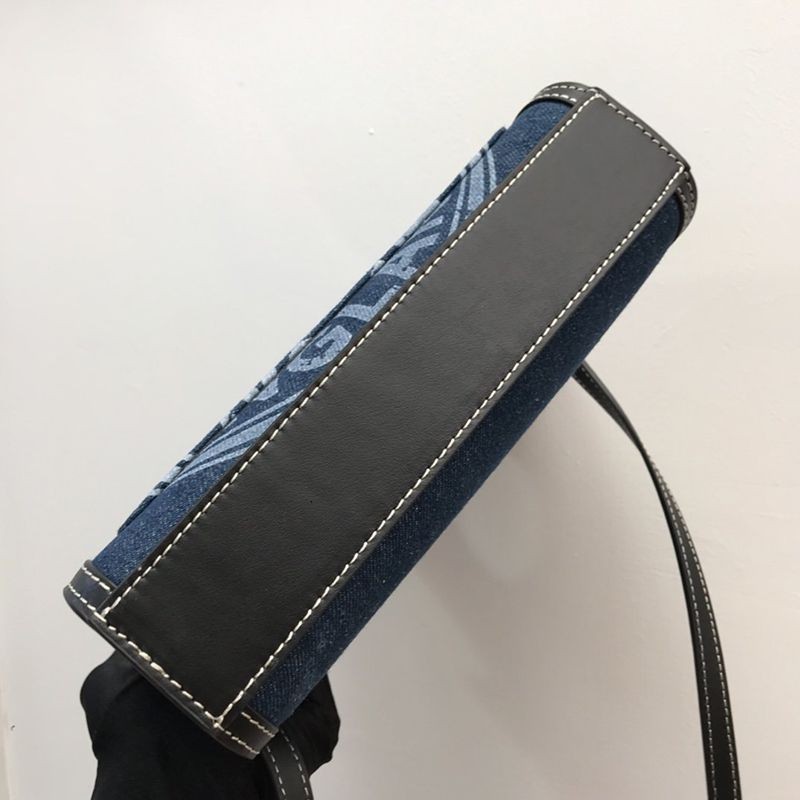 大人気！バーバリー 偽物ミニ デニム＆レザー ロゴポケットバッグ 80390901高い品質