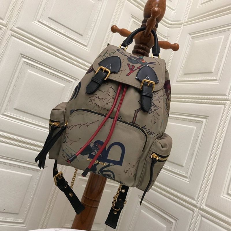 秋冬新作★バーバリー リュック 偽物★ The Rucksack ナイロンバックパック Bab46861激安送料無料