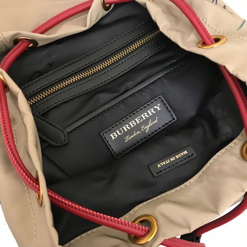 秋冬新作★バーバリー リュック 偽物★ The Rucksack ナイロンバックパック Bab46861N級品