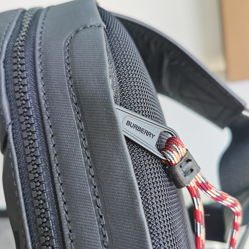 【日本未発売】バーバリー ショルダーバッグ コピー ホースフェリーhorseferryショルダークロスボディバッグ Bac61816N級品