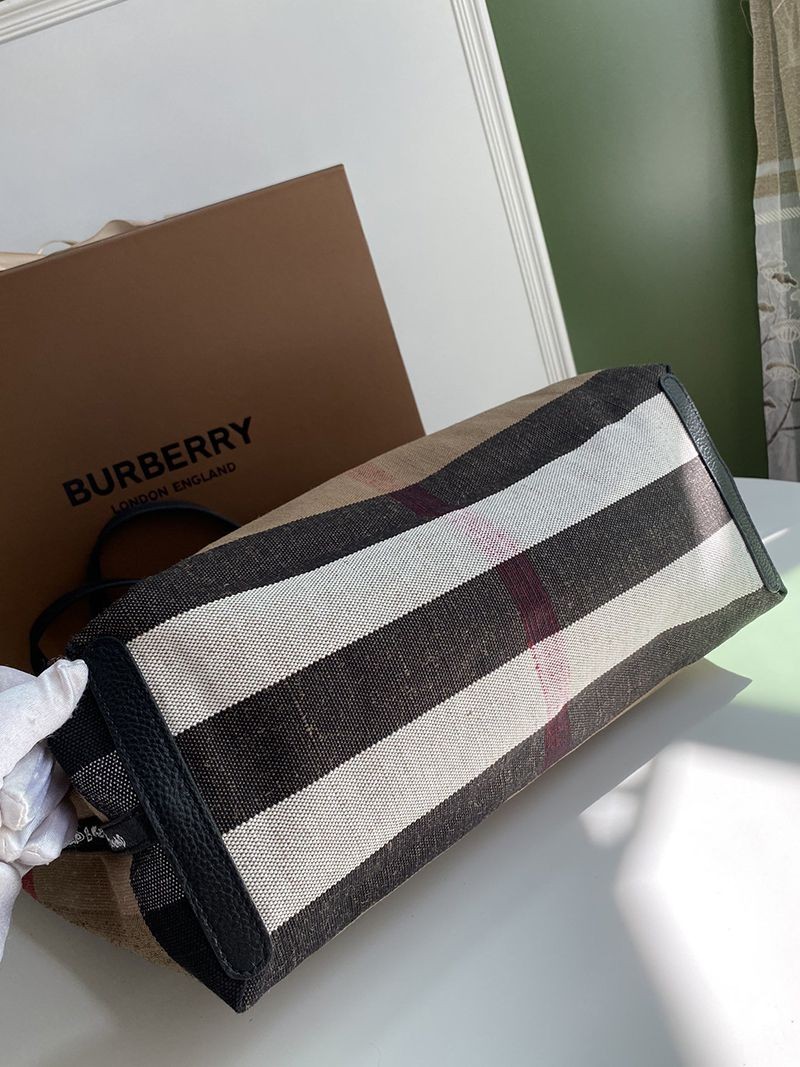 関送込 バーバリー ポケットバッグ コピー アウトドア旅行 チェック リバーシブルバッグ Bag40122高い品質