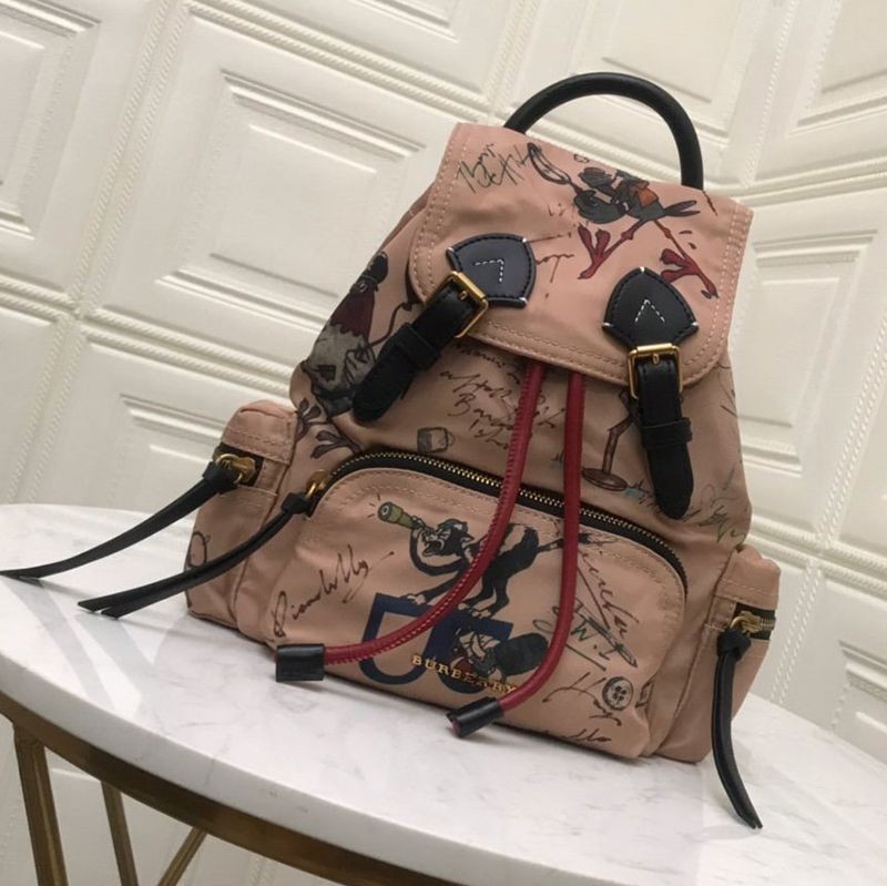 秋冬新作★バーバリー リュック コピー★ The Rucksack ナイロンバックパック Bah94961