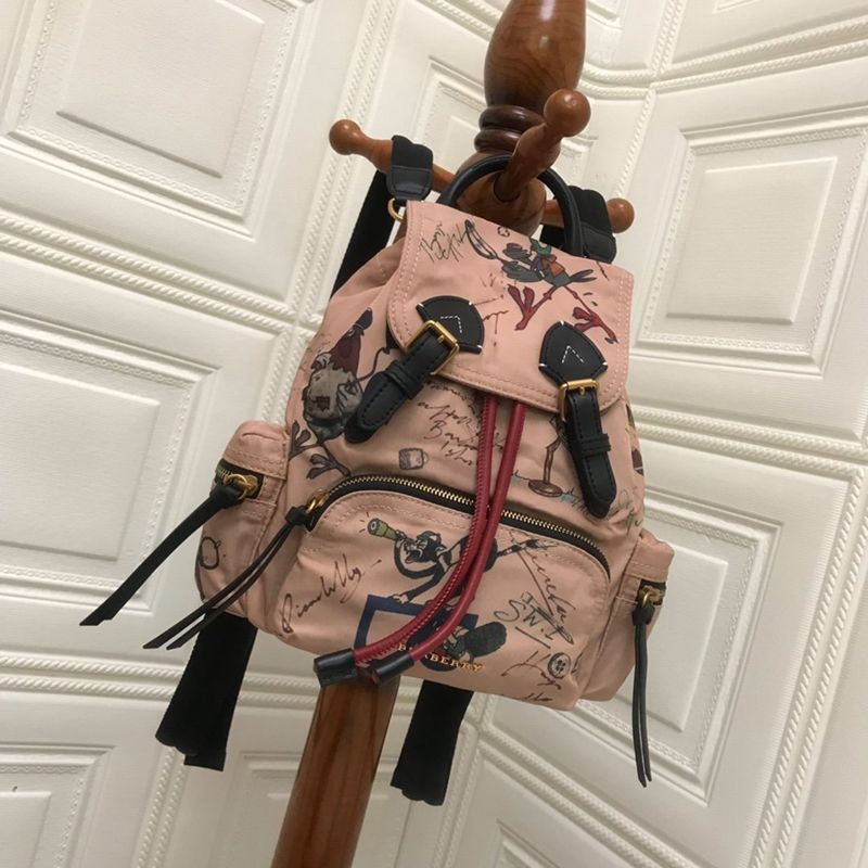 秋冬新作★バーバリー リュック コピー★ The Rucksack ナイロンバックパック Bah94961激安送料無料