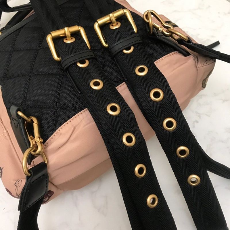 秋冬新作★バーバリー リュック コピー★ The Rucksack ナイロンバックパック Bah94961最高級