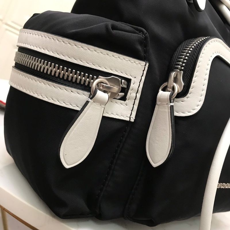 争奪戦バーバリー Rucksack リュック コピー サック バックパック Bai95750激安送料無料