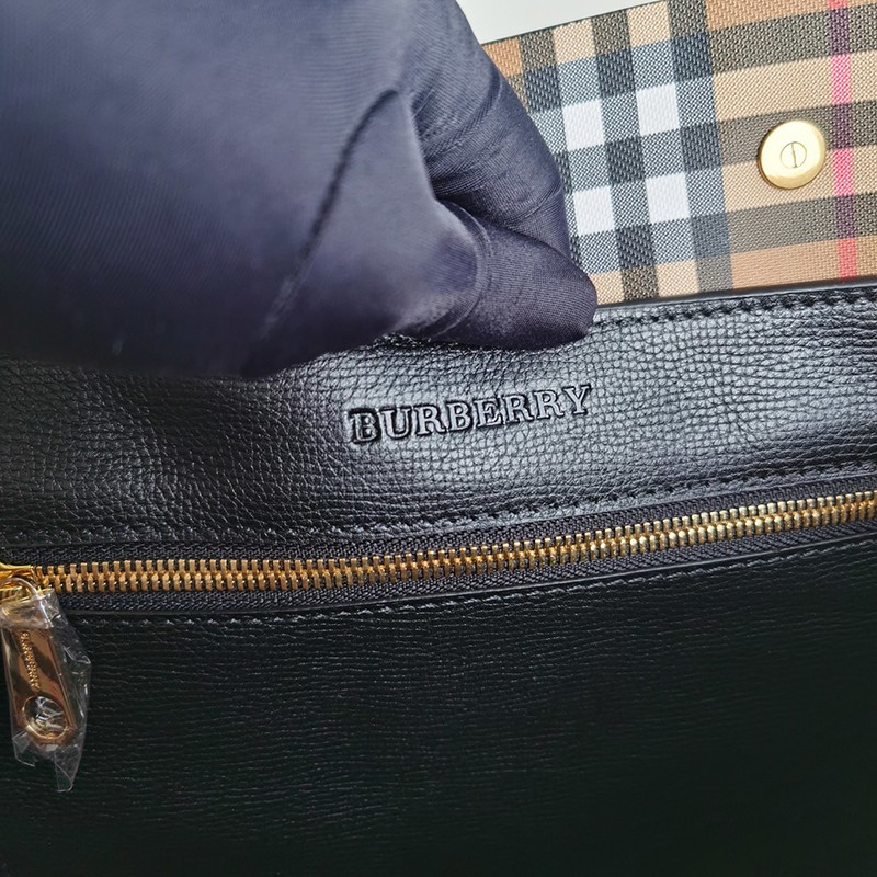 目を惹くカラー バーバリー トートバッグ スーパーコピー SM TOTE Bak78743最高級